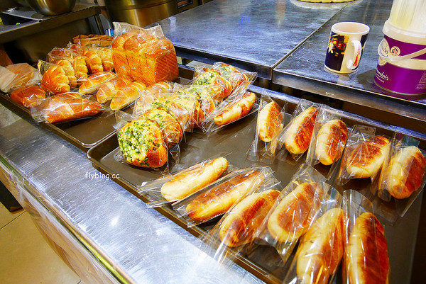 ▲台中 柳川や.柳川彩绘面包店。(图/Mimi韩提供)