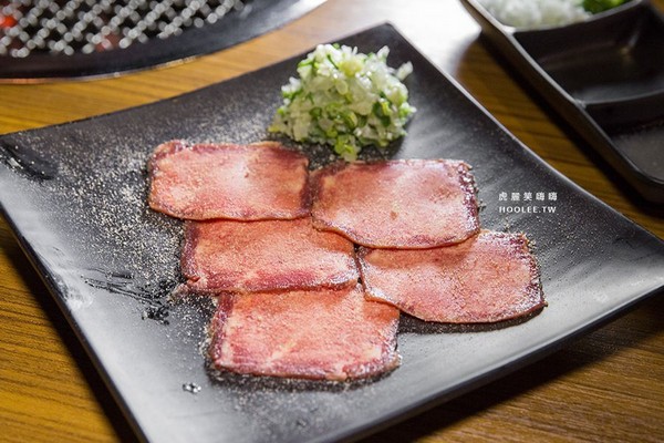 ▲万两炭火烧肉。（图／虎丽笑嗨嗨提供）