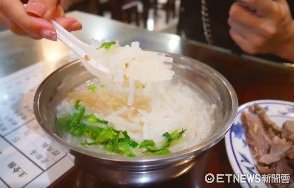 ▲正妹推荐中坜美食。(图/翻摄自Ann 安秋粉丝专页)