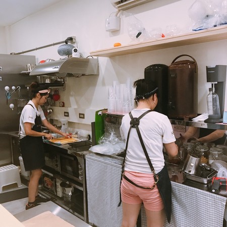 ▲台北HiSugar嗨糖 日式可丽饼&棉花糖红茶。（图／Momomco提供）