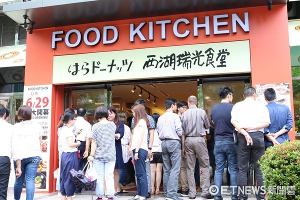 ▲%嘉骱?鸸狻捌OOD KITCHEN”用餐人潮。(图/东元餐饮集团提供)