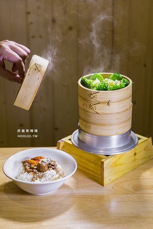 ▲小二月饭汤 高雄中华店。(图/虎丽笑嗨嗨提供)