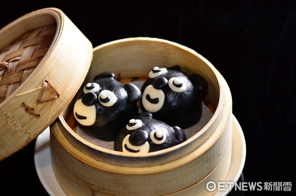 黑熊芝麻流沙包。(图/台北W饭店提供)