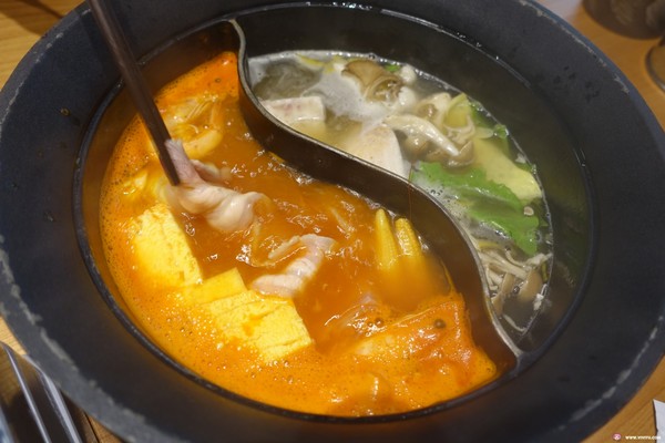 ▲桃园温野菜日式吃到饱涮涮锅。（图／Viviyu提供）