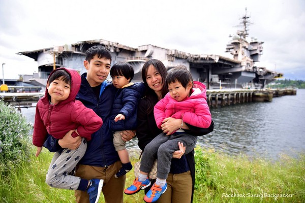 赖启文和赖玉婷夫妇带着三个小孩环游世界。(图/Sunny 背包流浪记提供)
