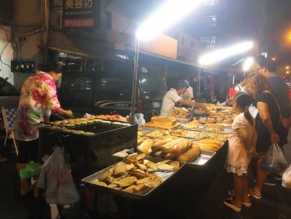 ▲高雄五甲地区南光街夜市。(图/高雄美食地图提供)