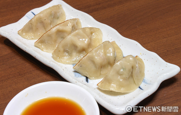 ▲冲绳必吃的琉球新面通堂正式登台。（图／记者黄士原摄）