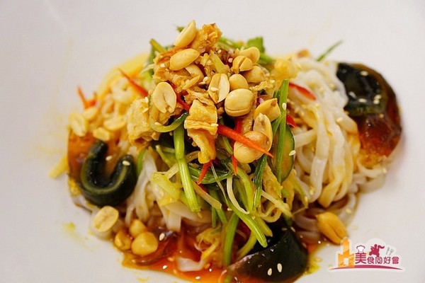 NoodleMix 礼面作。（图／影子）