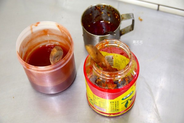 新北市 三重国小手工铁夹蛋饼 '葱油饼。（图／周花花提供）