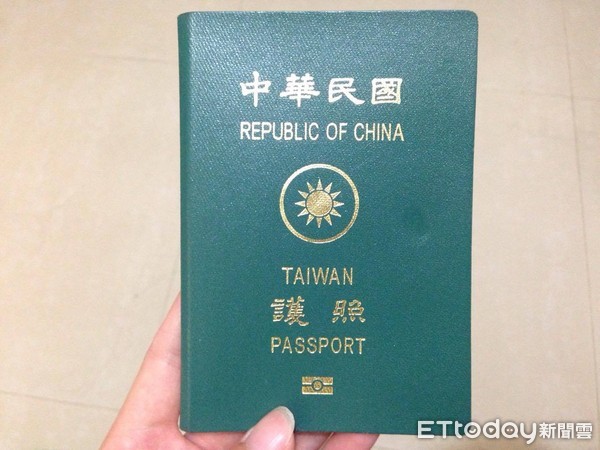 ▲护照,台湾护照,护照内页,中华民国护照 。（图／记者彭怀玉摄）