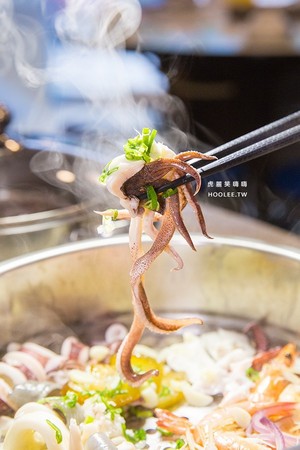 鲨嗑海鲜锅物。(图/虎丽笑嗨嗨)