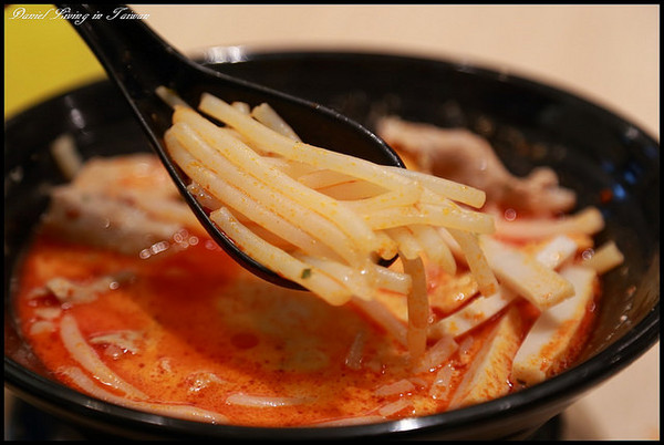 ▲台北火车站微风广场328加东叻沙(328Katong Laksa)。（图／小盛的流浪旅程提供）