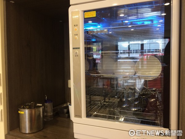 神级馄饨复活!在地人感动:左营市场虽拆了但怀旧美食永流传。(图/记者廖明慧摄)
