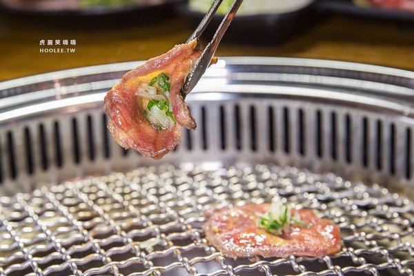 ▲万两炭火烧肉。（图／虎丽笑嗨嗨提供）