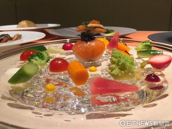 ▲%急焙5佬且霸OMAMU鲑鱼套房。(图/记者庄智胜摄)