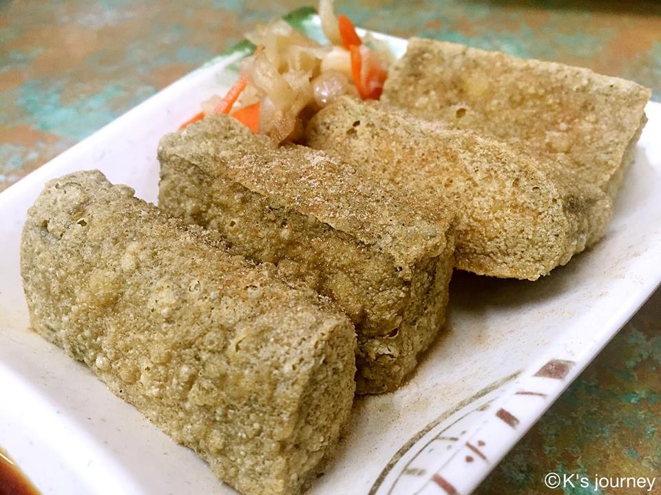 ▲戴记独臭之家,招牌炸臭豆腐,清蒸臭豆腐,凉拌臭豆腐。(图/部落客KK提供)