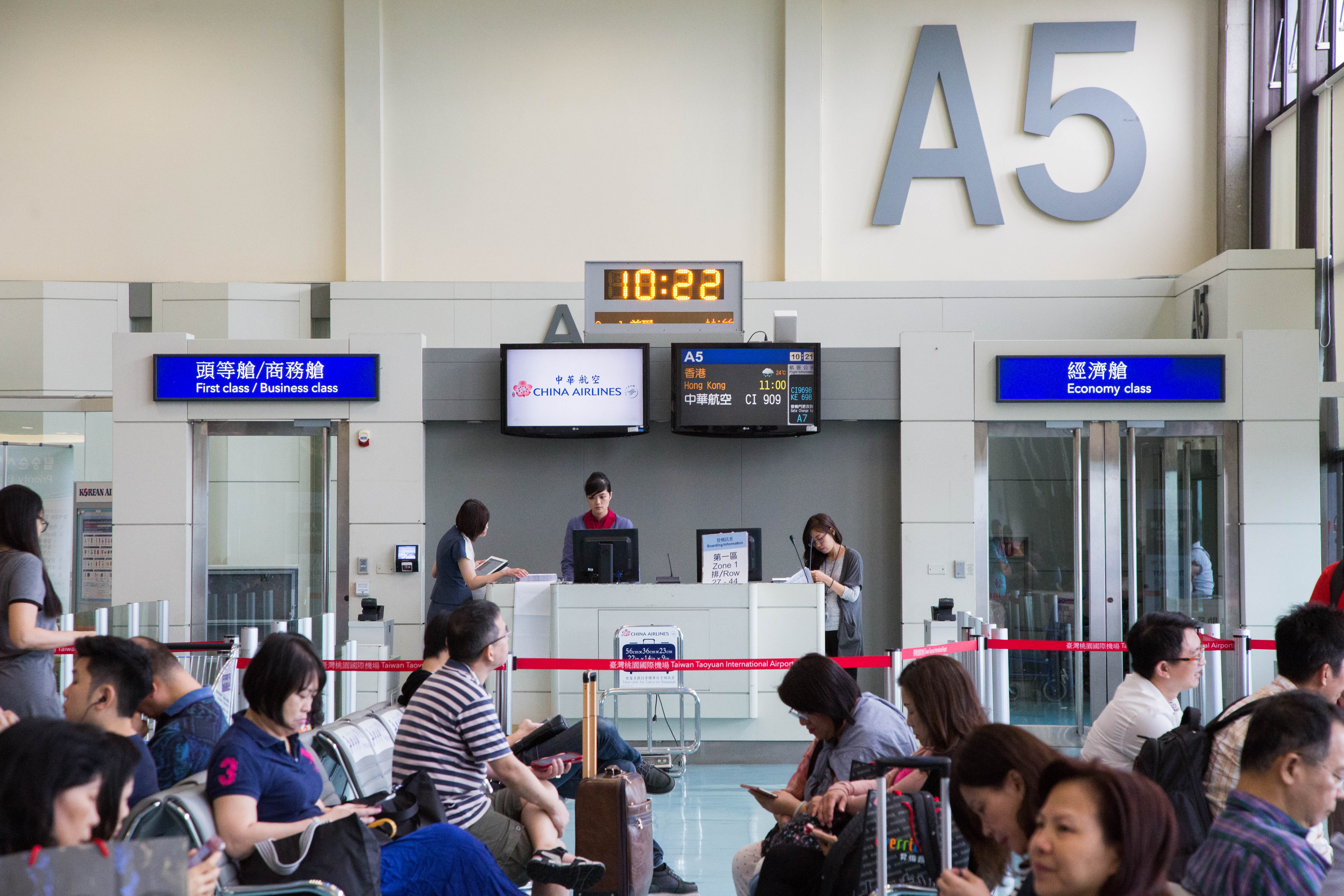 登机门,桃园机场,候机,旅客(图/记者季相儒摄)