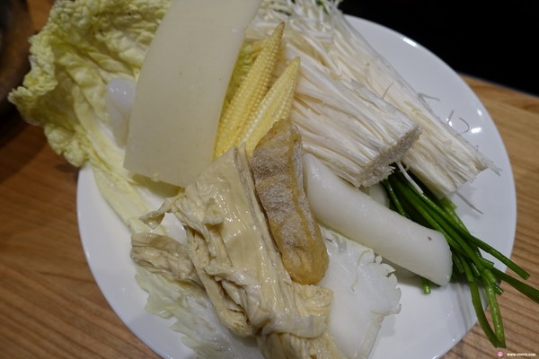 ▲桃园温野菜日式吃到饱涮涮锅。（图／Viviyu提供）