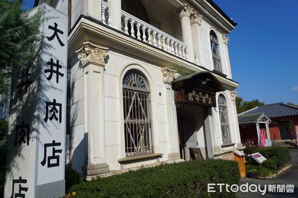 ▲日本名古屋明治村博物馆,换上复古衣着穿梭时空。(图/记者赖文萱摄)