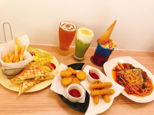▲Al revés 颠倒餐厅。(图/网友提供,请勿随意翻拍,以免侵权)