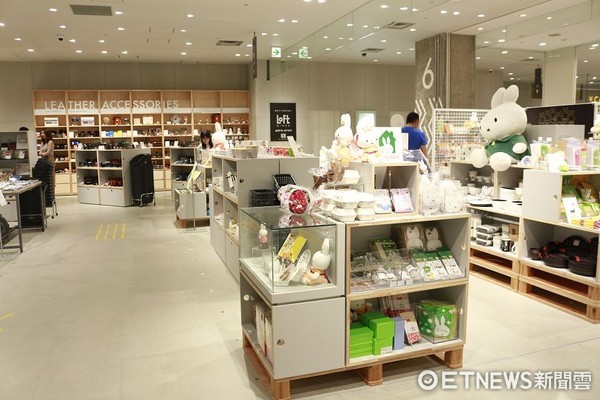 ▲%家??oft旗舰店。（图／记者蔡玟君摄）