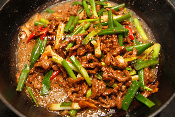 ▲葱爆牛肉。(图/男人厨房1+1提供)