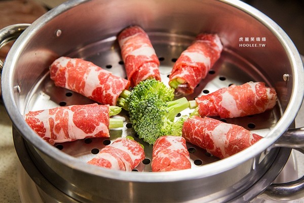 鲨嗑海鲜锅物。(图/虎丽笑嗨嗨)