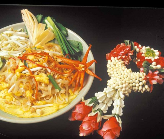 咖喱鸡肉面。(图/《泰国厨艺小旅行》于美芮著,健行文化出版社)