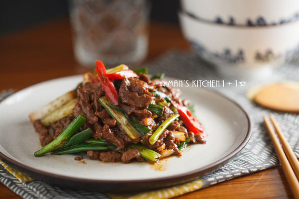 ▲葱爆牛肉。(图/男人厨房1+1提供)