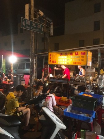 ▲高雄五甲地区南光街夜市。(图/高雄美食地图提供)
