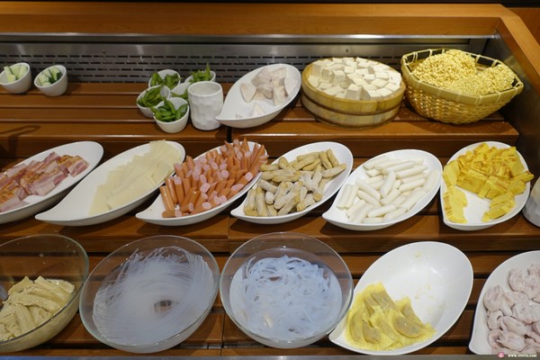 ▲桃园温野菜日式吃到饱涮涮锅。（图／Viviyu提供）