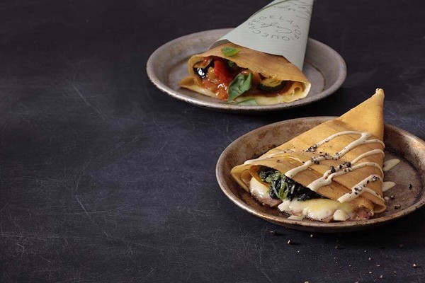 ▲日本家居服品牌旗下法式可丽饼专卖店gelato pique cafe creperie登台,栗子可丽饼。菠菜烟熏牛肉与法式蜂蜜芥末鸡肉可丽饼。蜷尾家联名冰淇淋。(图/取自gelato pique cafe Taiwan脸书)