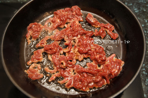▲葱爆牛肉。(图/男人厨房1+1提供)