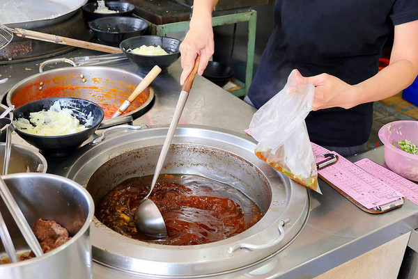山西蕃茄牛肉刀削面。(图/橘子狗爱吃糖)