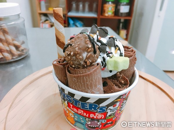 ▲Taiwan Monster泰国炒冰餐点。（图／记者华少甫摄）