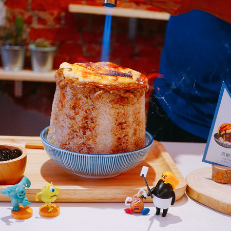 ▲臣食•庶民甜品黑糖烤布蕾刨冰。(图/网友willybosskimo提供,请勿随意翻拍,以免侵权)