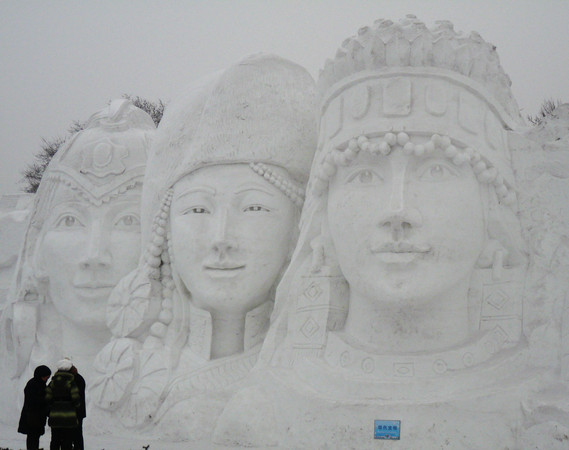 ▲冬季旅游盛宴 狂欢哈尔滨冰雪节。(图/凤凰旅游提供)