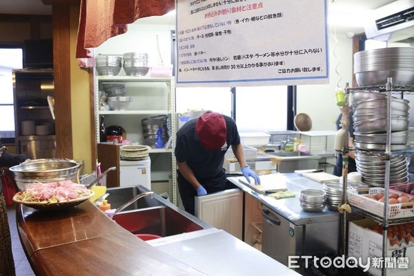 ▲%急鸶?赜?侠憩地狱蒸,地狱蒸し工房铁轮。(图/记者蔡玟君摄)