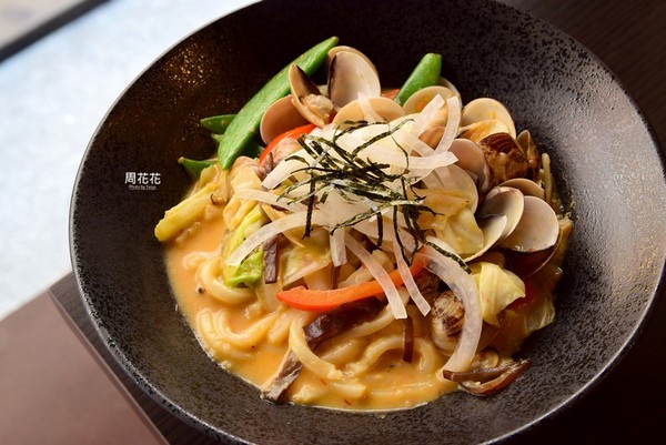 ▲赏吉圆定食串炸串烧居酒屋。（图／周花花提供）
