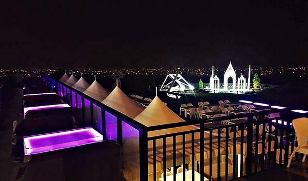 ▲夏季三角景观咖啡厅(图/翻摄自夏季三角景观咖啡厅粉丝专页)