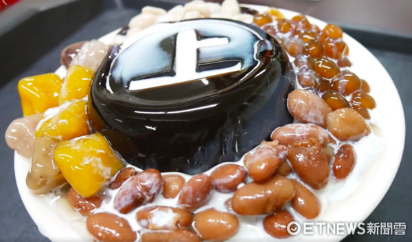 ▲正妹推荐中坜美食。(图/翻摄自Ann 安秋粉丝专页)