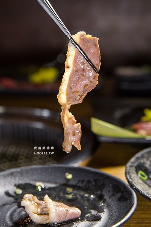 ▲万两炭火烧肉。（图／虎丽笑嗨嗨提供）