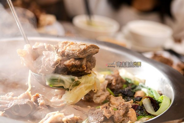 ▲琅莱了羊肉炉吃到饱。（图／高雄美食地图）