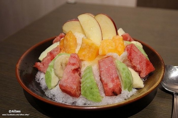 ▲小福袋著走美食。(图/爱比妞提供)