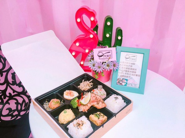 ㄚㄚ贩店 x ㄚㄚLunch Box(图/翻摄自ㄚㄚ贩店 x ㄚㄚLunch Box粉丝团)