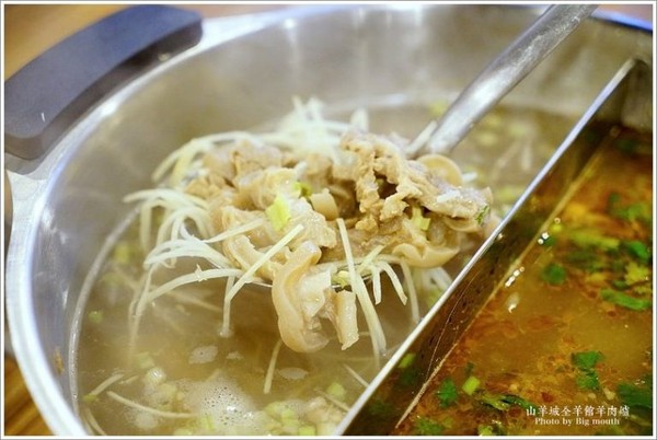 ▲新北市 山羊成全羊馆羊肉炉(中和莒光店)。（图／大口提供）