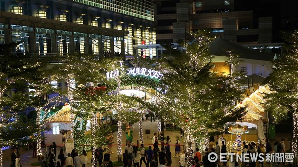 ▲台北101_欧洲风味嘉年华、德国啤酒节夜间照 。(图/记者黄士原摄)