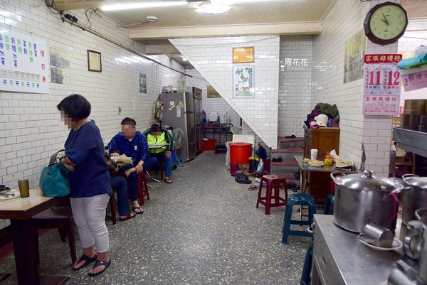 新北市 三重国小手工铁夹蛋饼 '葱油饼。（图／周花花提供）