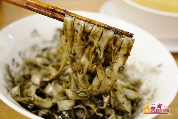 NoodleMix 礼面作。（图／影子）