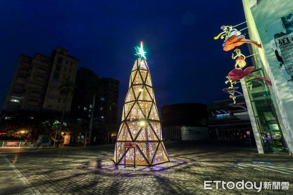 ▲台南音乐光雕圣诞树 。（图／台南市政府观光旅游局提供）